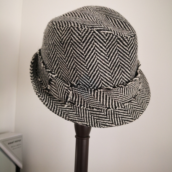 Hat - Picture 1 of 5